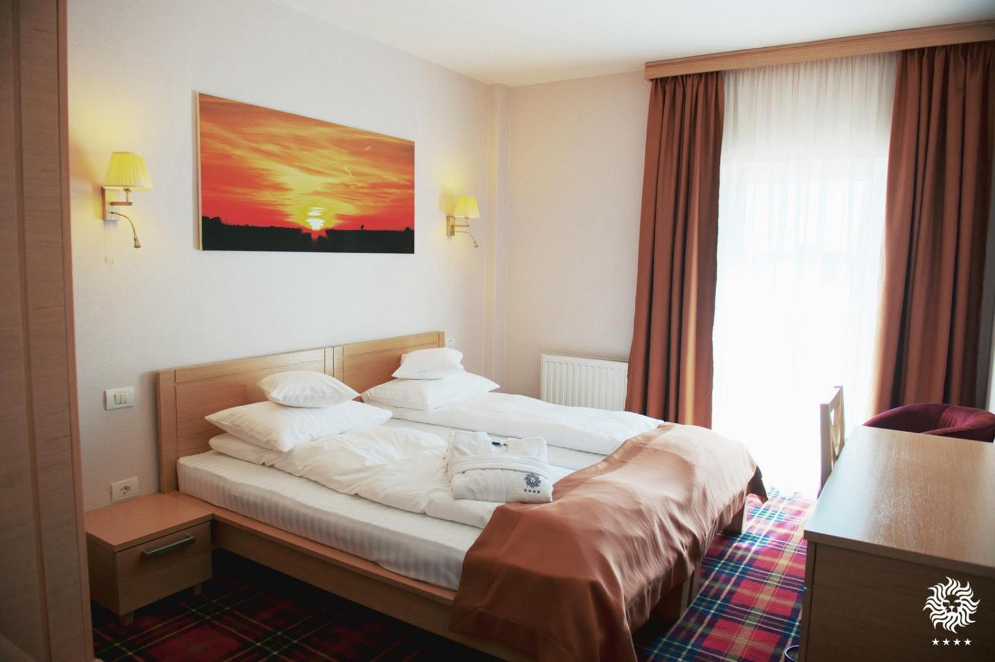 Hotel Leon & Spa 아라드 외부 사진