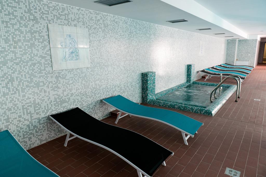 Hotel Leon & Spa 아라드 외부 사진