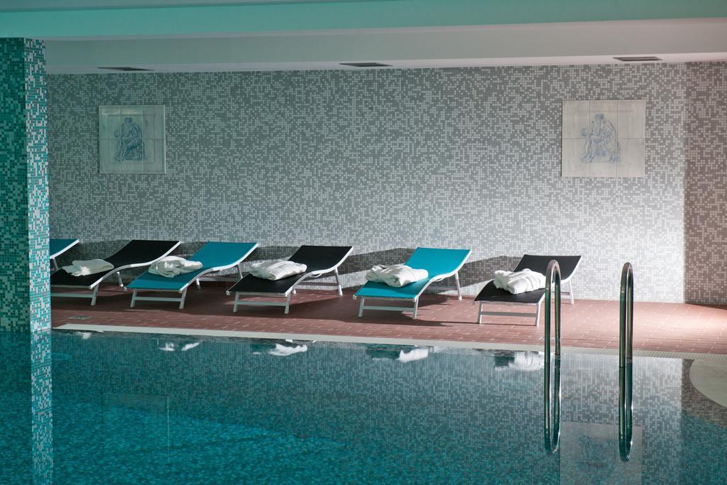 Hotel Leon & Spa 아라드 외부 사진