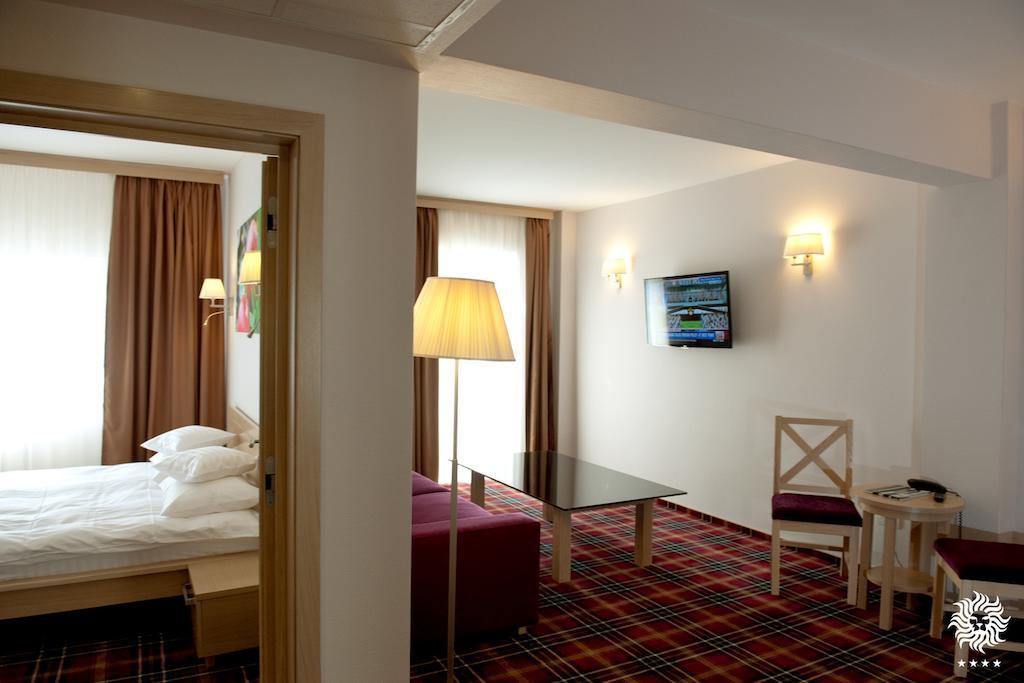 Hotel Leon & Spa 아라드 객실 사진