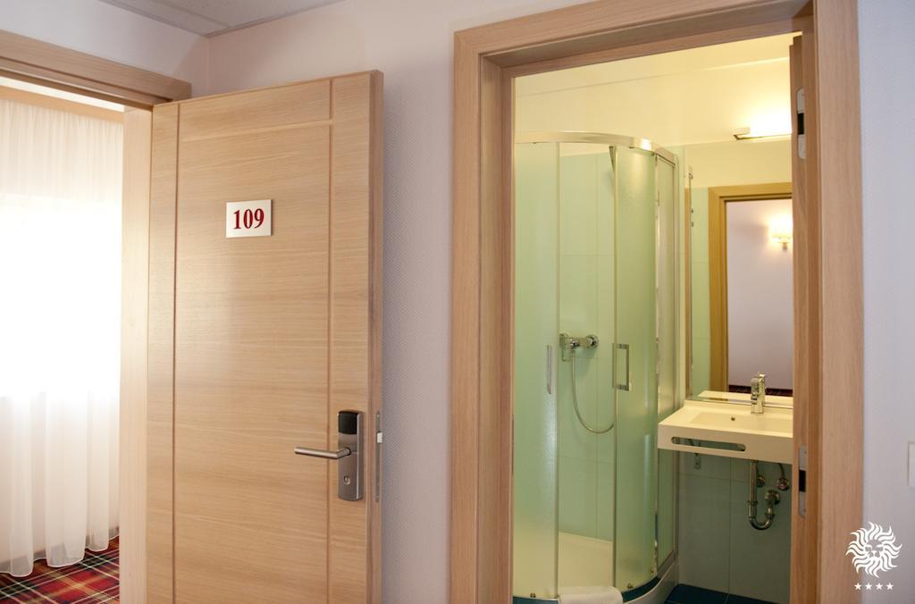 Hotel Leon & Spa 아라드 객실 사진